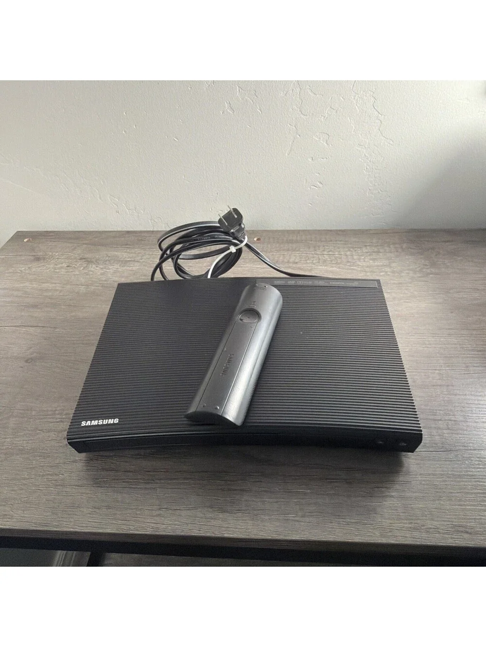 Samsung BD-J5100 Blu-ray Disc Player 1080p Full HD w/ Remote & Power Cord TESTED
